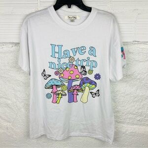 NWOT VINE AND VALLEY white cotton HAVE A NICE TRIP mushroom colorful top small
